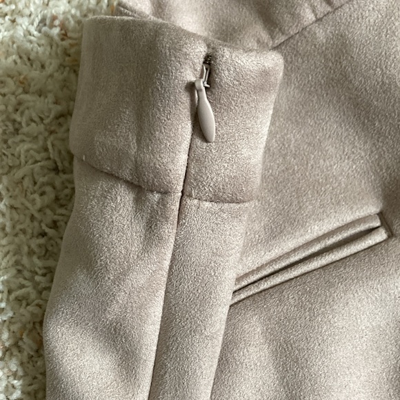 The Faux Suede Side Zip Straight Pant - Ann Taylor (size 4) - Picture 4 of 6